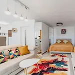 Masterpiece Studio- Free Parking, Wi-fi, Netflix Appartamento *