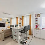 Masterpiece Studio- Free Parking, Wi-fi, Netflix * Braşov