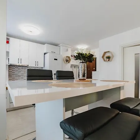 Masterpiece Studio- Free Parking, Wi-fi, Netflix בראשוב