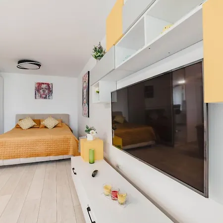 Masterpiece Studio- Free Parking, Wi-fi, Netflix דירה