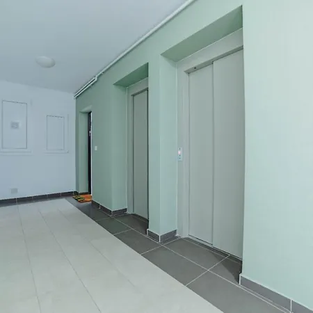 Masterpiece Studio- Free Parking, Wi-fi, Netflix * Брашов