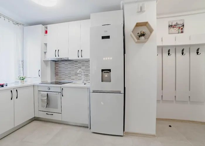 Masterpiece Studio- Free Parking, Wi-fi, Netflix * Brassó