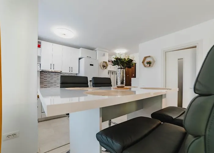 Masterpiece Studio- Free Parking, Wi-fi, Netflix בראשוב